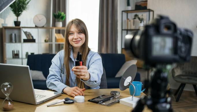 网红直播带货四方共赢_快手热度购买链接_网红直播带货模式